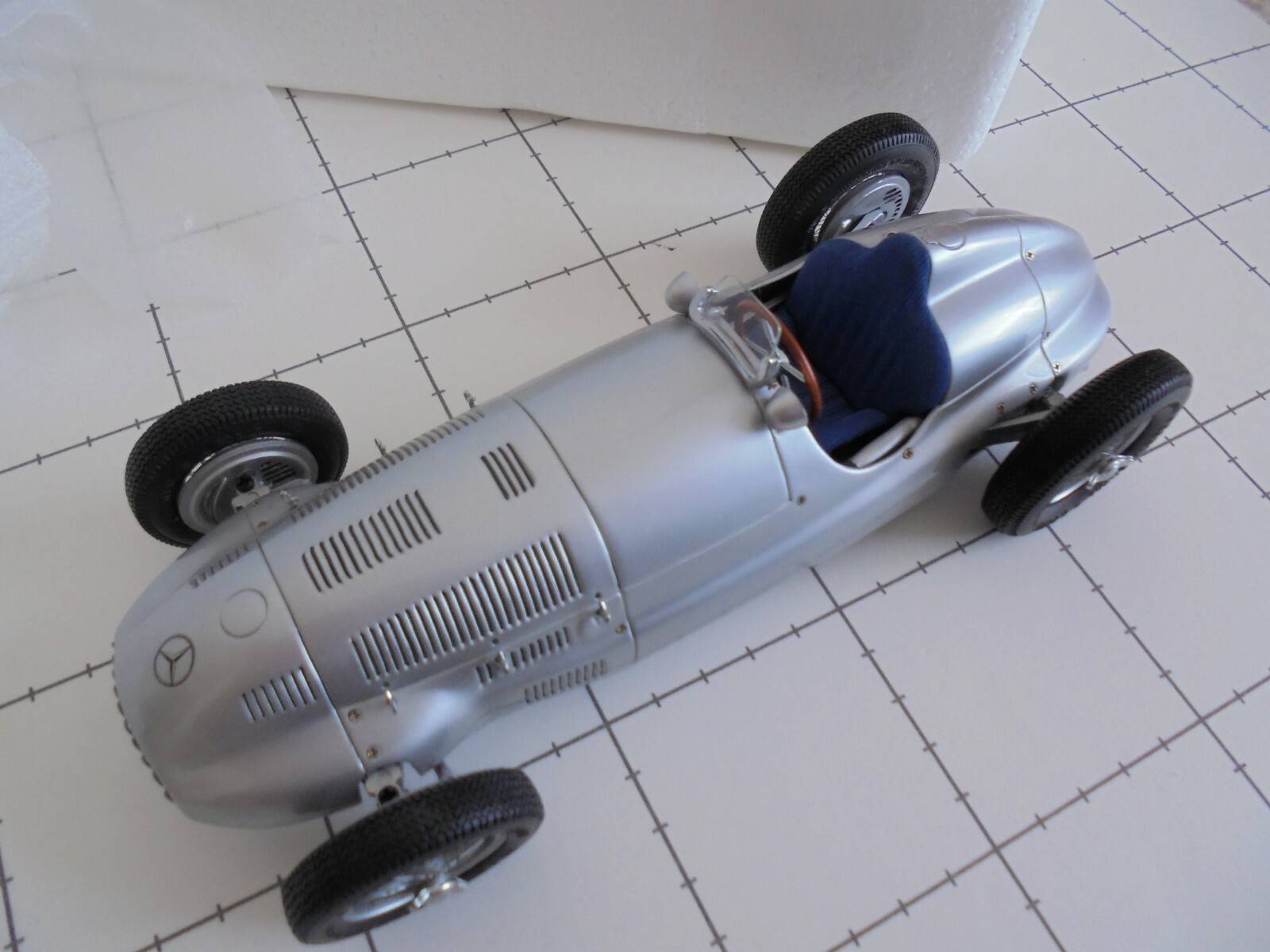 Amazon.com: CMC-Classic Model Cars Mercedes-Benz W165 1939 1