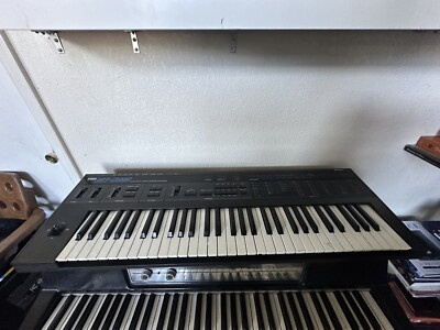Korg DW8000 Synthesizer - Vintage hybrid synthesizer  Please Read