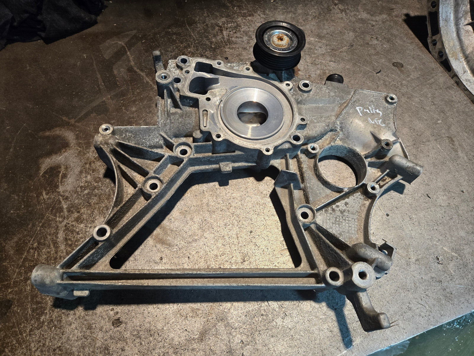 MERCEDES SPRINTER W906 2.1 DIESEL WATER PUMP BRACKET A6512011509 - Picture 1 of 12