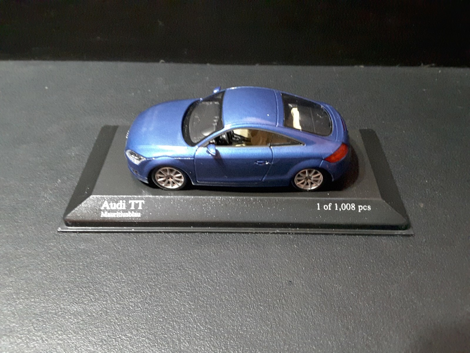 Audi TT Type 8J 2006 Minichamps Limited Edition diecast in 1