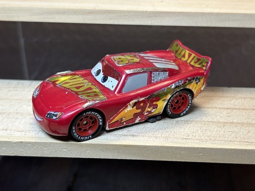 ミニカー Exclusive 95 Lightning McQueen Pixar Cars Chase Lightning McQueen 95 - Exclusive - die cast