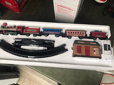 New Bright Dickensville collectables train set No. 171L Tested With/Sound