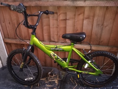 Boys bike 5yr + no reserve