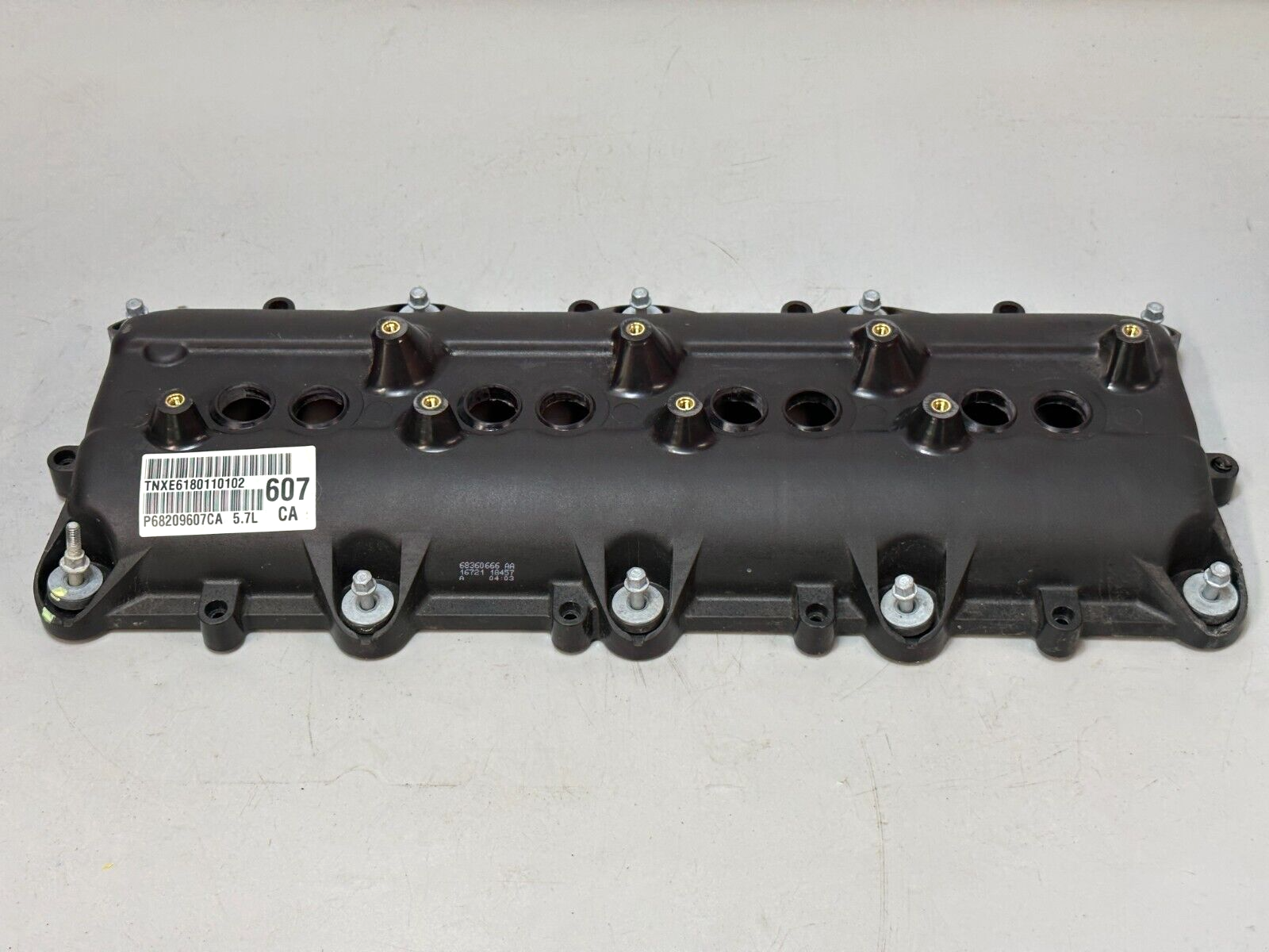 ✓ RAM 1500-2500 VALVE COVER HEMI 5.7 LEFT SIDE 68360666AA