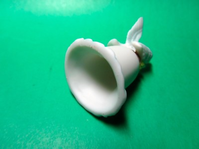 VINTAGE BISQUE BIRDS YELLOW FLORAL PINK BOW RUFFLED RIM CAKE TOPPER THIMBLE(T-1)