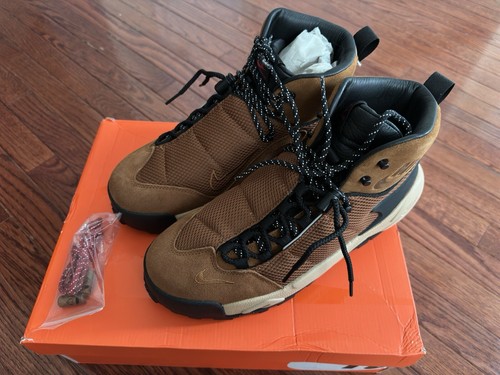 靴 BV7021 NIKE MAGMASCAPE SP FN0563-200 Nike x sacai Magmascape SP Light British Tan FN0563-200 sz