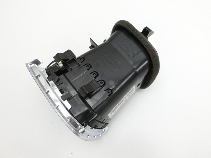 Volvo V60 D4 10-13 Luftdusche Luftdüse Links Volvo V60 D4 10-13 24.03.2011 30791690 7310-000 gebraucht Vorschau 3