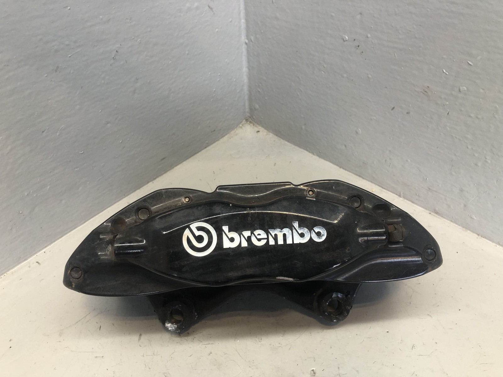 Range Rover Sport L320 Brake Caliper SEB500090 Brembo Off Side Front D17066