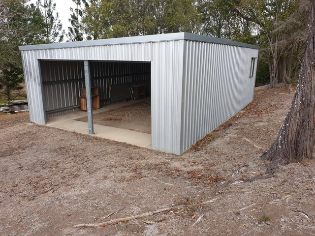 9m x 6m shed excellent condition *new roof* sheds