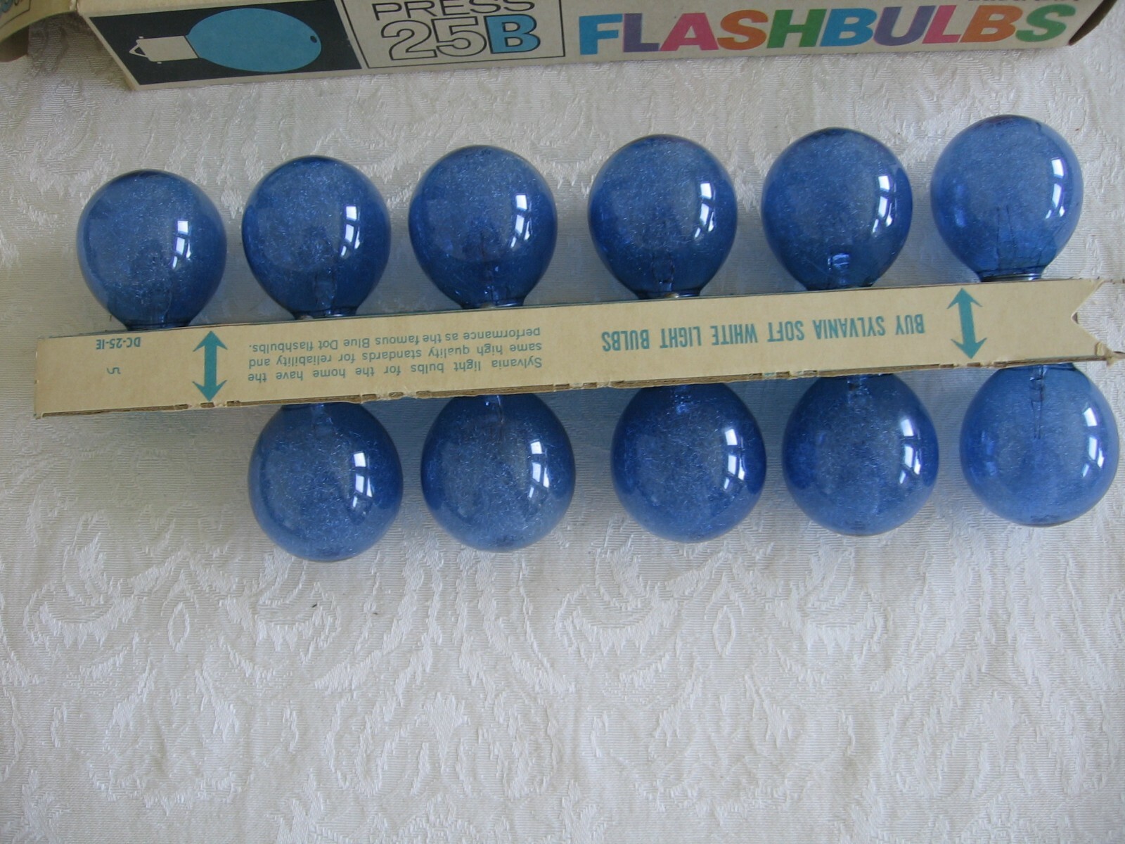 Vintage Sylvania Blue Dot Press 25B Flashbulbs Set of 11