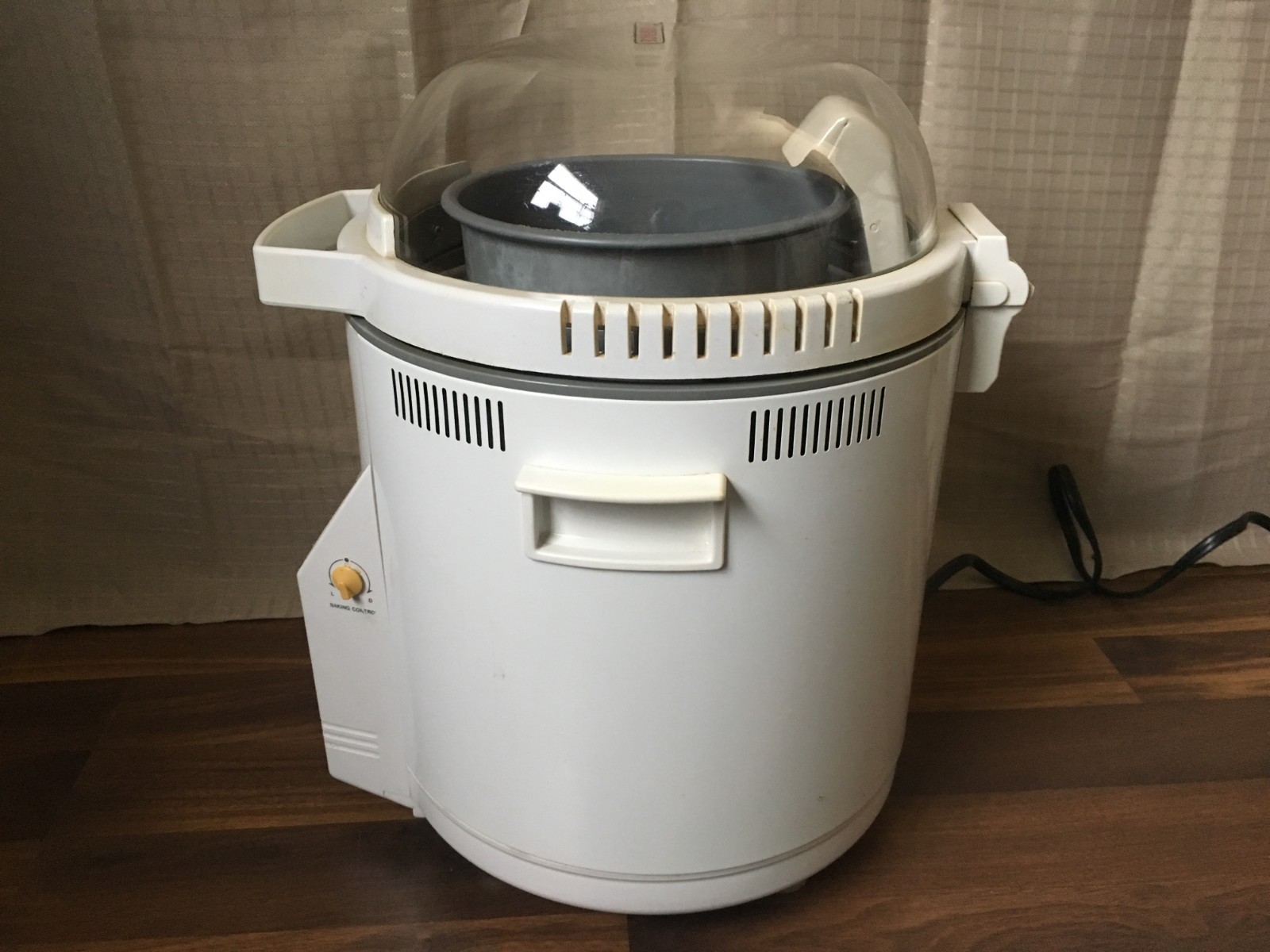 Welbilt The Bread Machine Model AMB-100-2 750W  Breadmaker