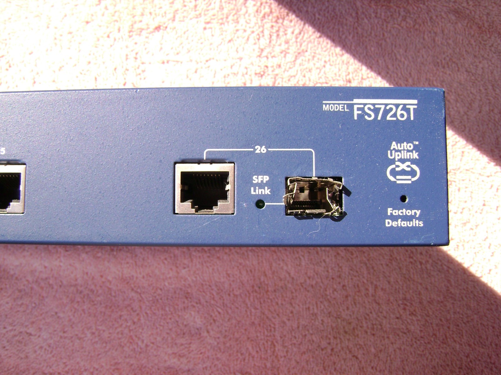 Netgear ProSafe 24 Port 10/100 Smart Switch w/2 Gigabit Ports FS726T