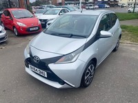 Toyota Aygo 1.0 VVT-i x-play Hatchback 5dr Petrol Manual Euro 5 Euro ... 2015/64