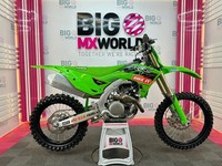 Kawasaki KXF 450 2025 - Under 8 Hrs Use - Ti Bolt Kit & Stripe Gripper Seat 