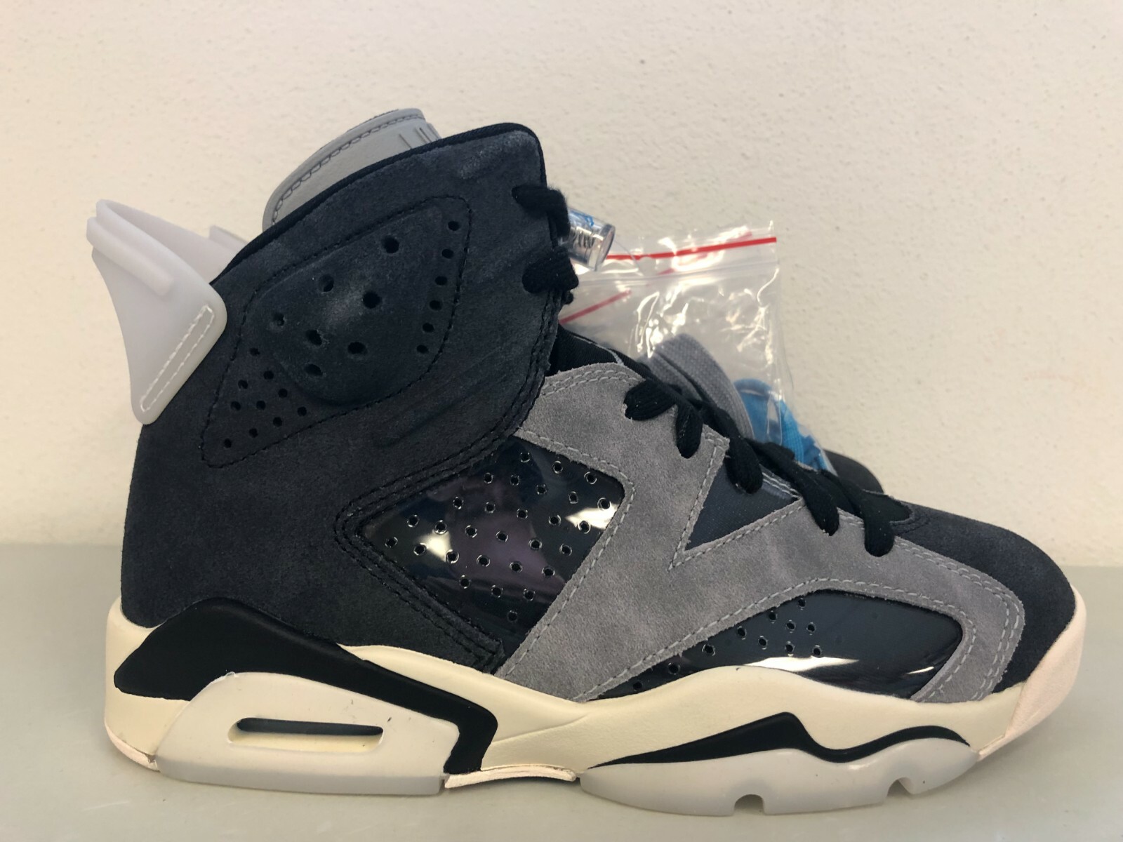 Nike Women's Air Jordan 6 Retro Tech Chrome Black Smoke Grey