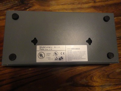 New Media Live Wire 10/100 Mbps Dual Speed Hub  NMT00741   No power cord