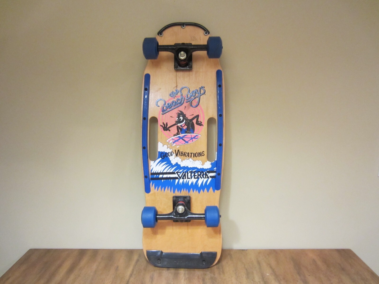【中古品】VALTERRA スケートボード The Beach Boys Valterra The Beach Boys Good Vibrations Skateboard. 1987 Old