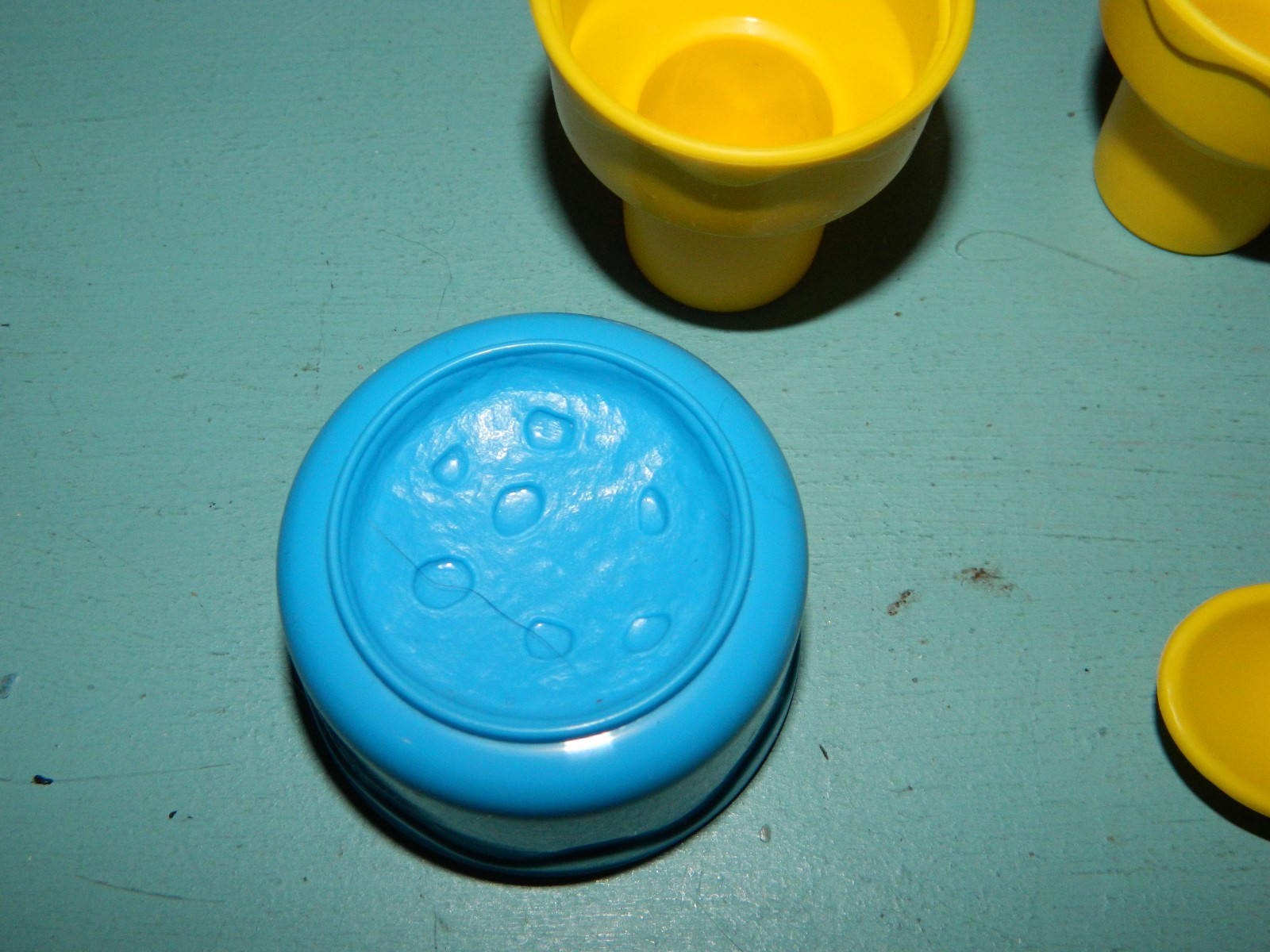 Vintage 1997 Hasbro Play-Doh Ice Cream Cones Spoon Bowl