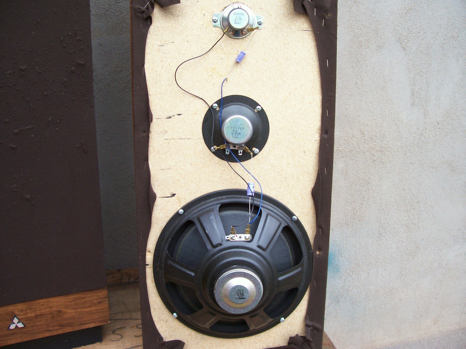 MITSUBISHI SS-11F tower speakers - vintage 3-way floor speakers