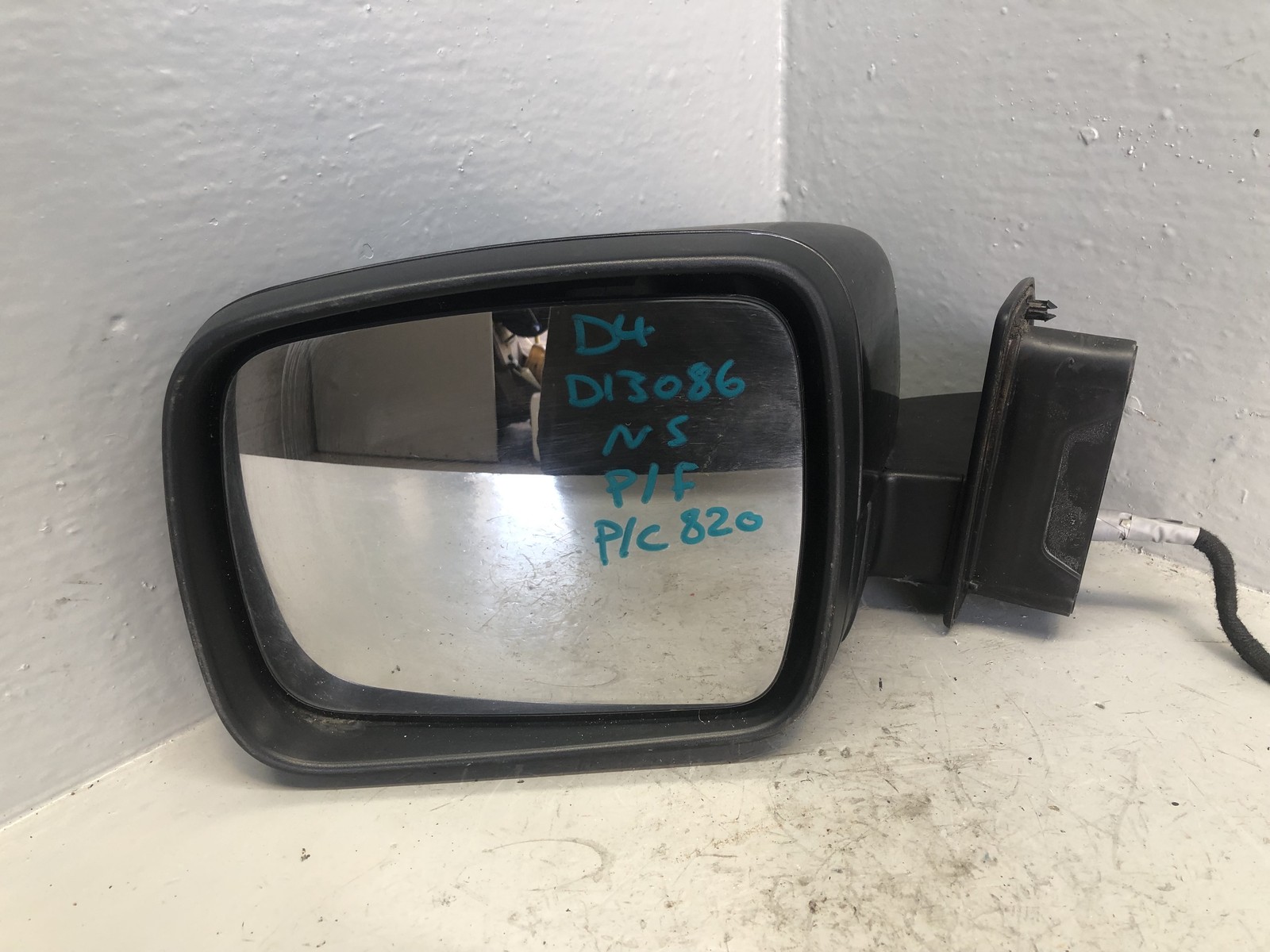 Discovery 4 Mirror Near Side Left Santorini Black Land Rover 2009 to 2014 D13086