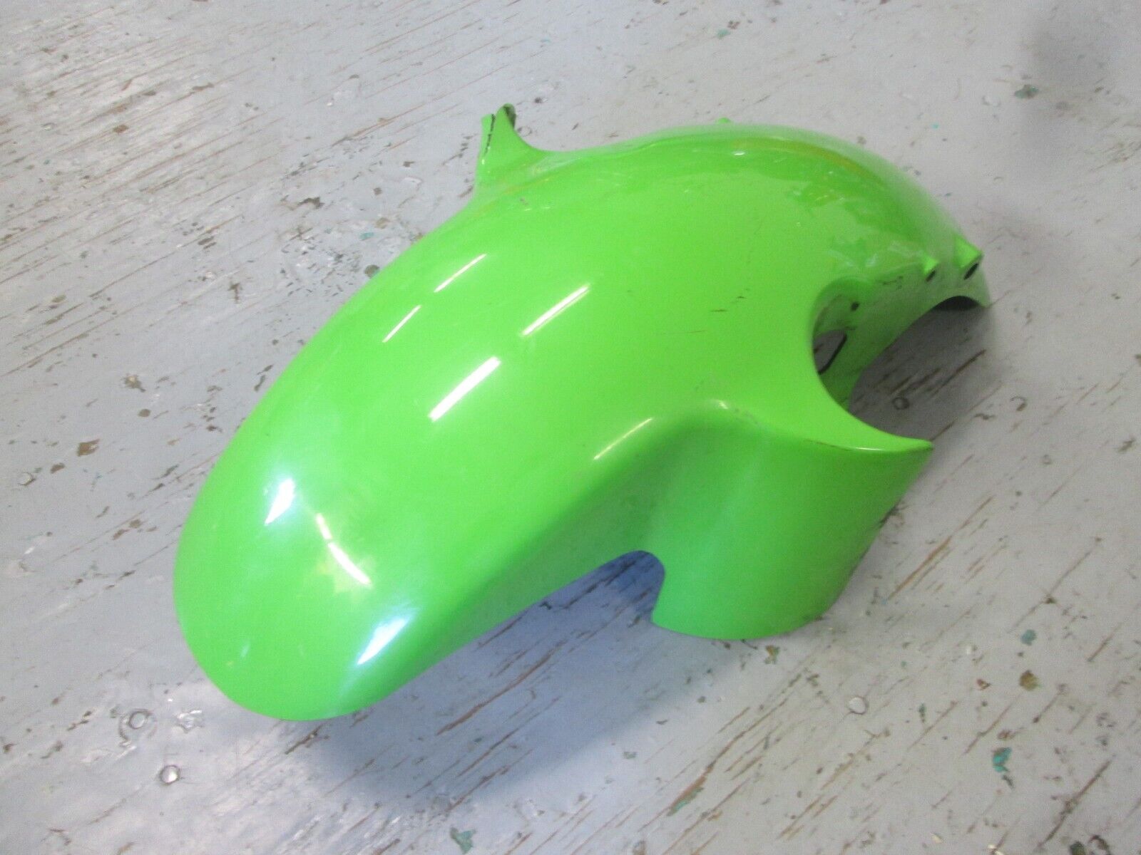 OEM KAWASAKI 1993 - 1995 ZX7 / ZX7R Front fender 35004-1316 OEM KAWASAKI 1993 - 1995 ZX7 / ZX7R Front fender 35004-1316