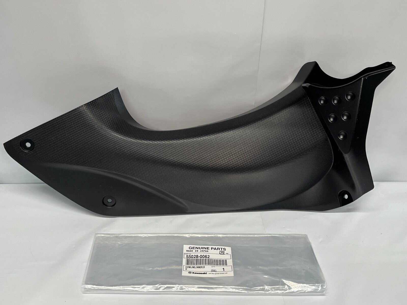 2006 - 2011 GENUINE KAWASAKI NINJA ZX-14 RIGHT RAM AIR DUCT 2006 - 2011 GENUINE KAWASAKI NINJA ZX-14 RIGHT RAM AIR DUCT
