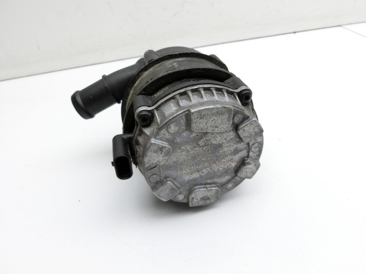 VW Touran II 5T 15-21 TDI 2,0 81KW Umwelzpumpe Heizung Pumpe VW Touran II 5T 15-21 24.10.2016 2Q0965567A 04L965567A... Vorschau 4