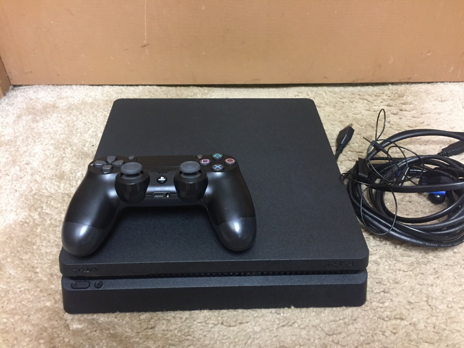 Sony PlayStation 4 (PS4) 1TB Slim Console CUH-2215B Sony PlayStation 4 (PS4) 1TB Slim Console CUH-2215B