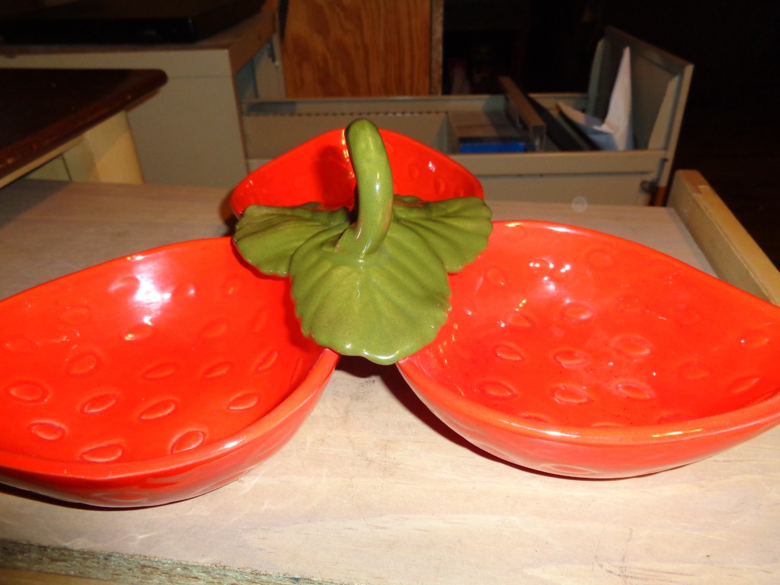 Rare Vintage Ceramic STRAWBERRY Shaped Plate Dish Divided Made In Calif USA