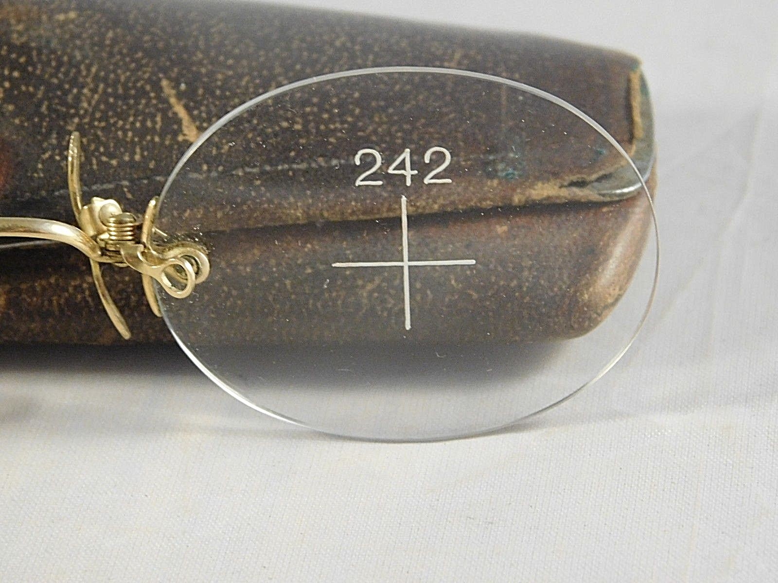 ANTIQUE 1900s METAL PINCE-NEZ GLASSES GLOBE SPECIAL 242 LENSES
