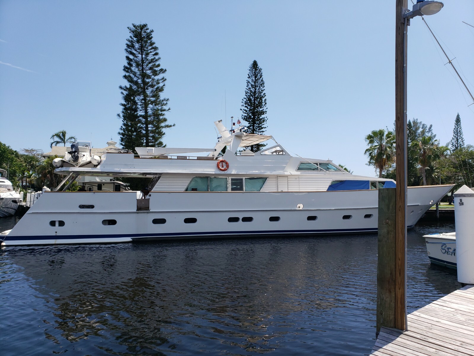 105' 1991 Chediek 32 Meter Motor Yacht