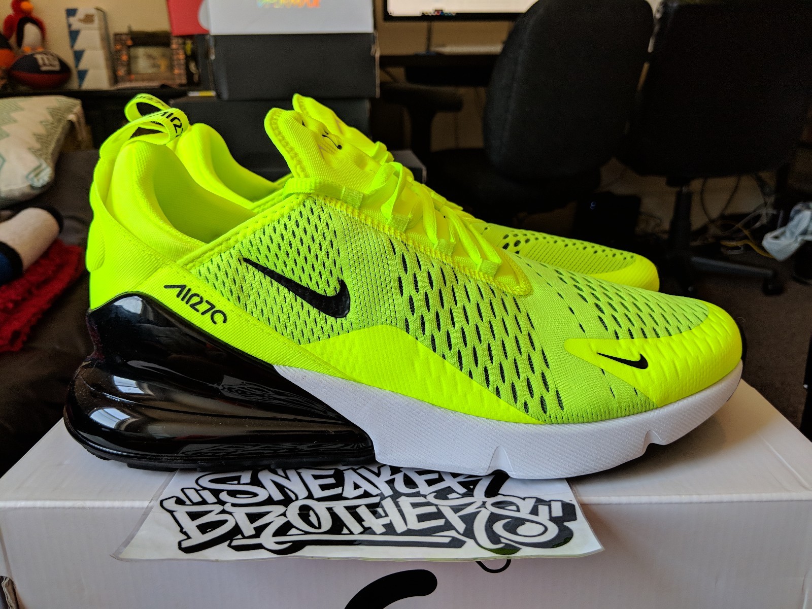 Nike Air Max 270 Volt Black Dark Grey White Neon Yellow Running Men' AH8050 701 Nike Air Max 270 Volt Black Dark Grey White Neon Yellow Running Men' AH8050 701