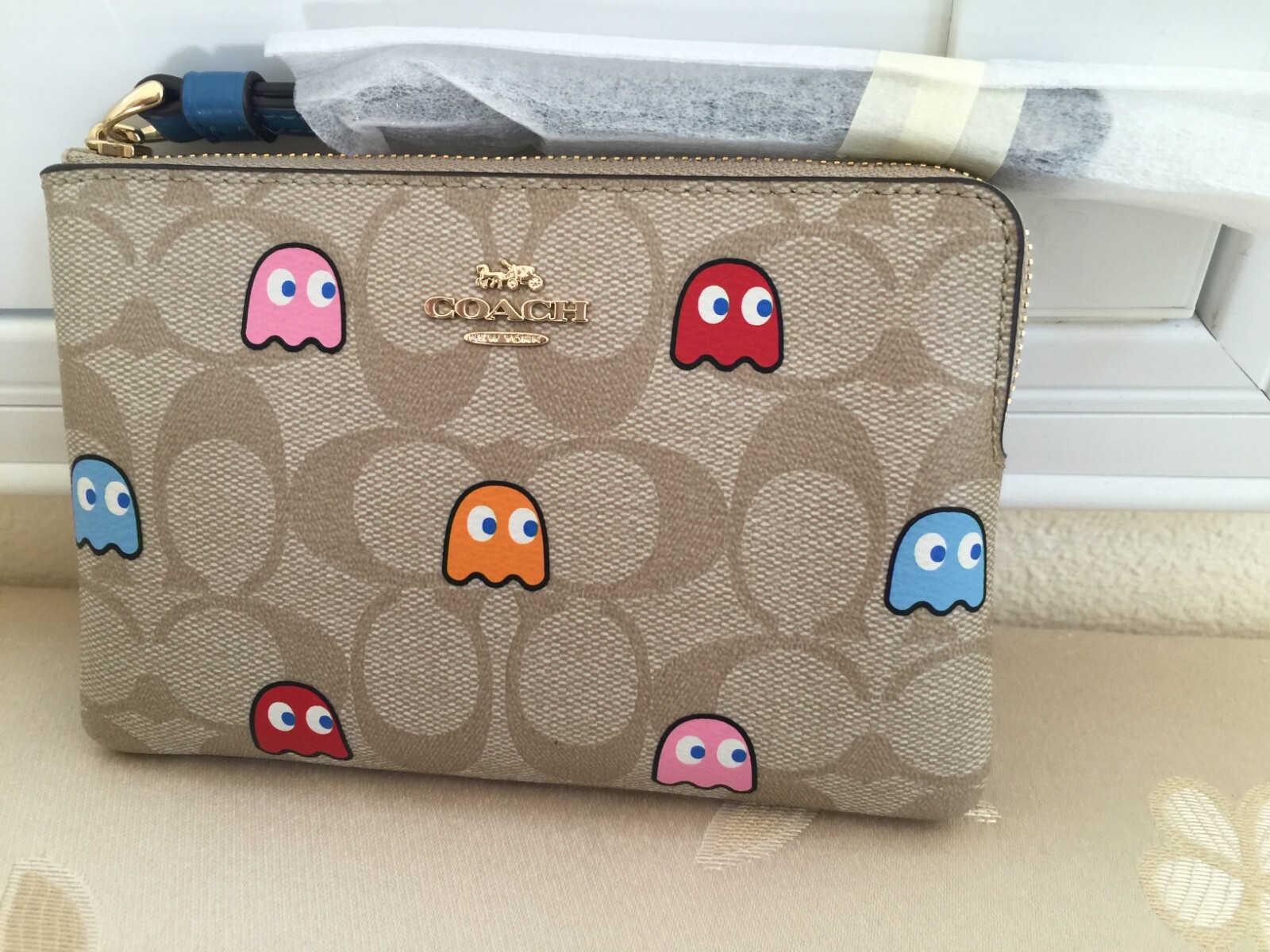 COACH Limited Pac Man Corner Zip Wristlet Case Khaki Color COACH Limited Pac Man Corner Zip Wristlet Case Khaki Color