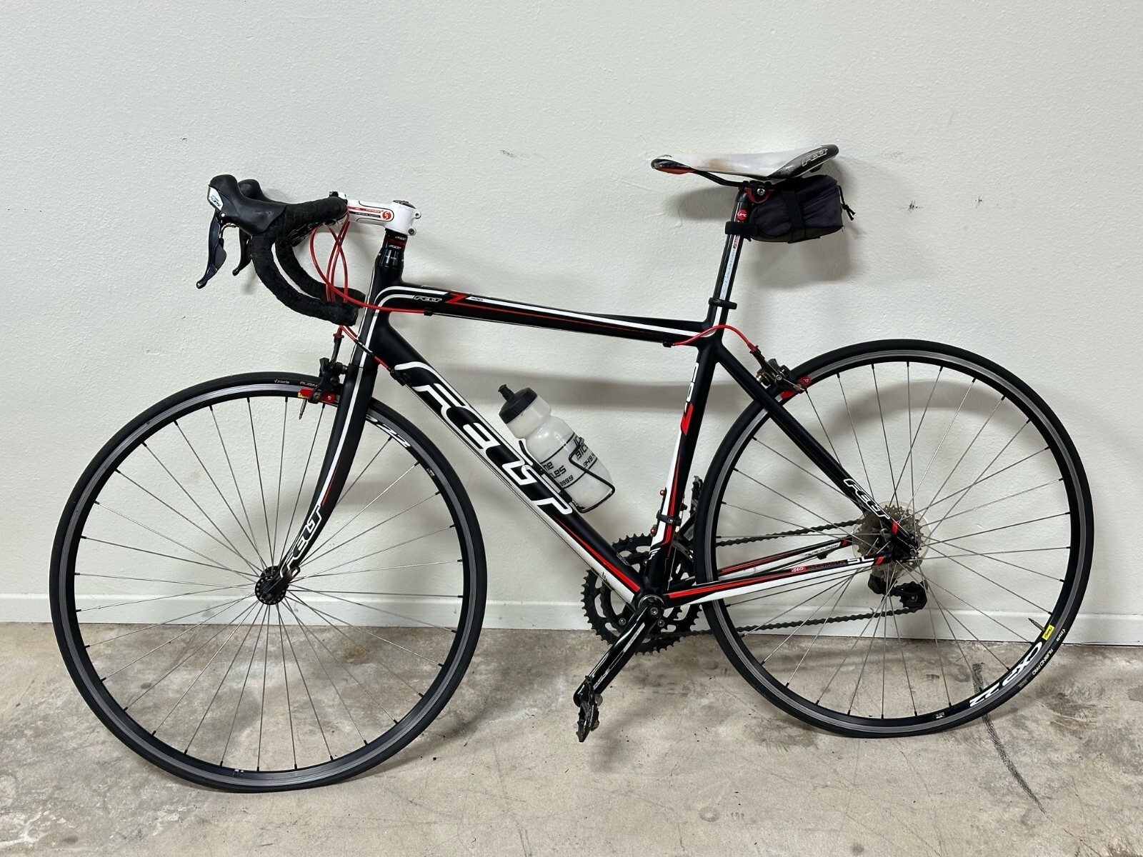 Felt Z85 Road Bike 54cm/Medium, Shimano 105, Carbon Fork Felt Z85 Road Bike 54cm/Medium, Shimano 105, Carbon Fork