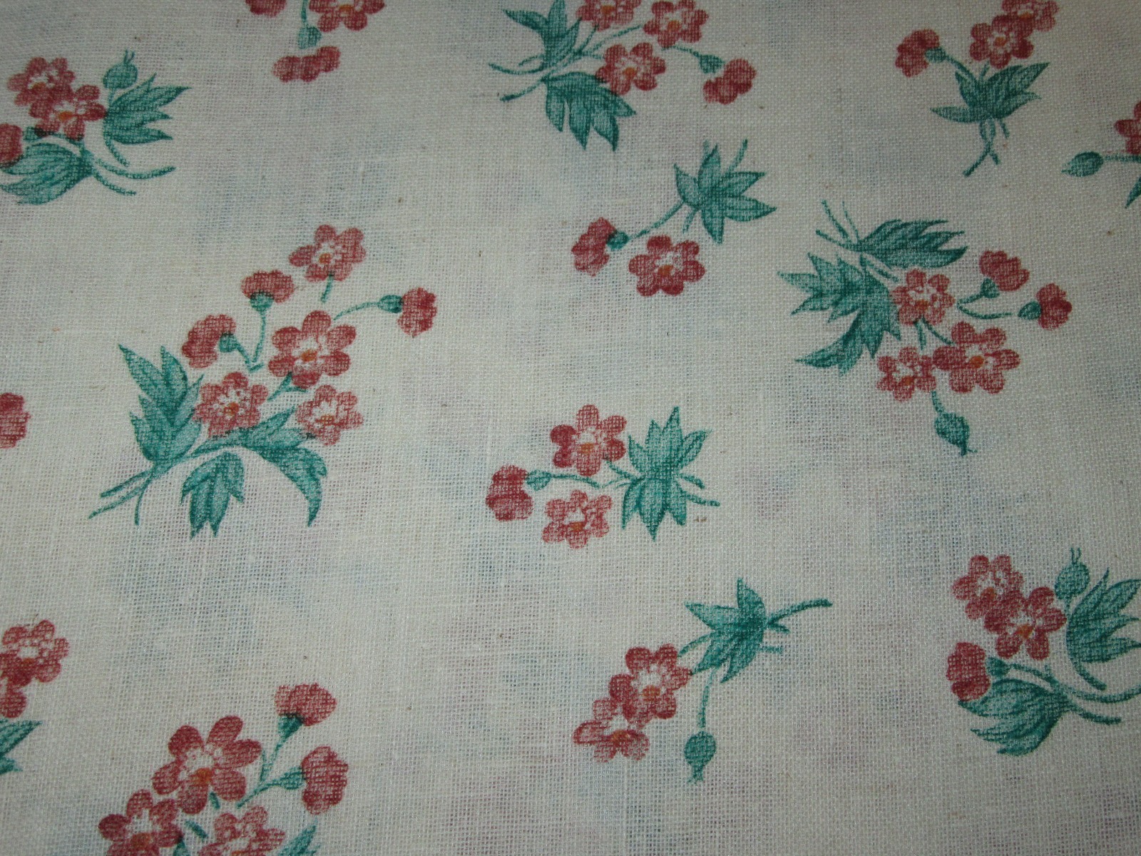 Vintage Fabric - Linen-Like Red Flowers - 45