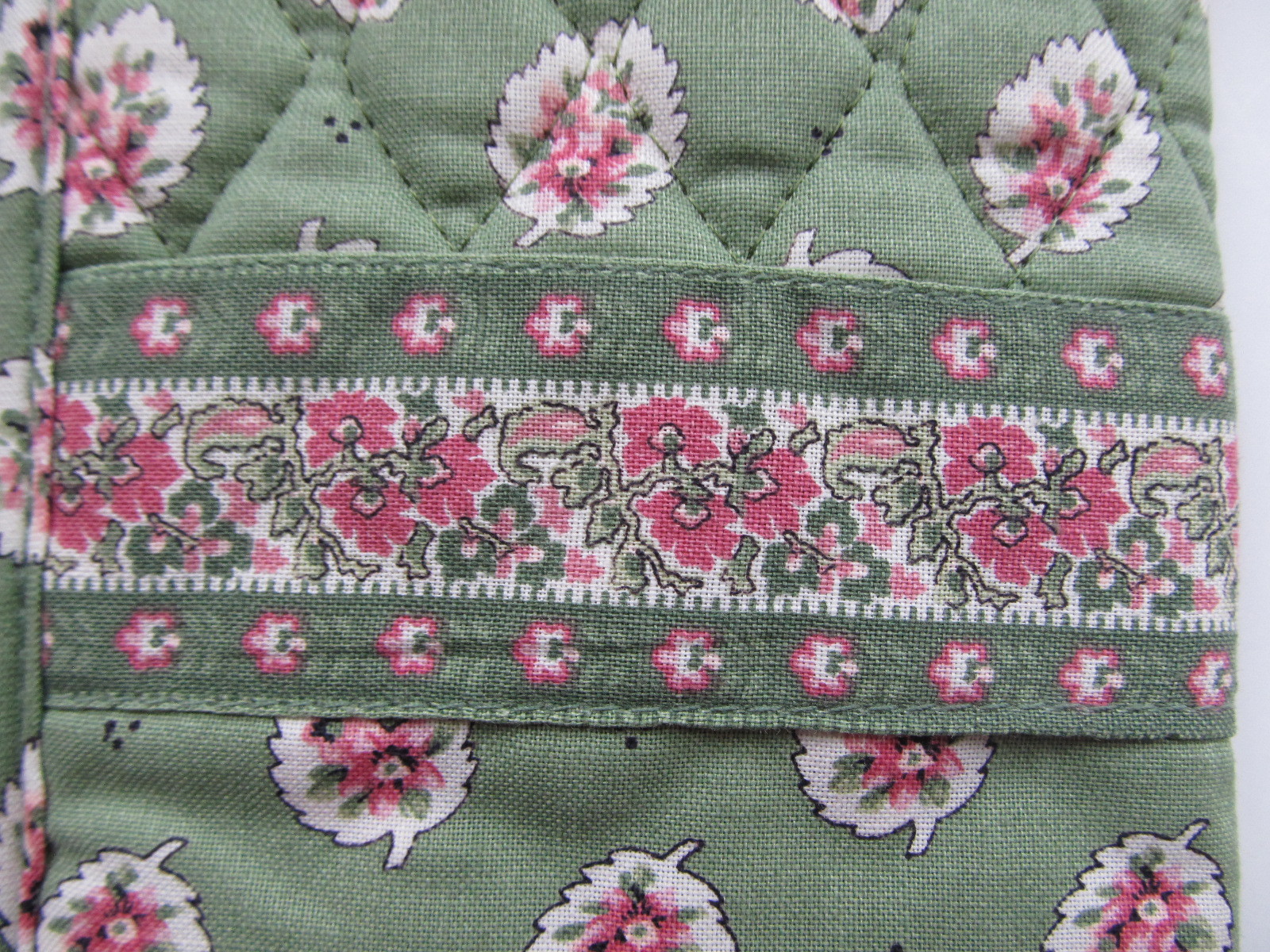 NWT Vera Bradley Curling or Flat Iron Cover Jadeite Green Shabby Pink Chic Roses