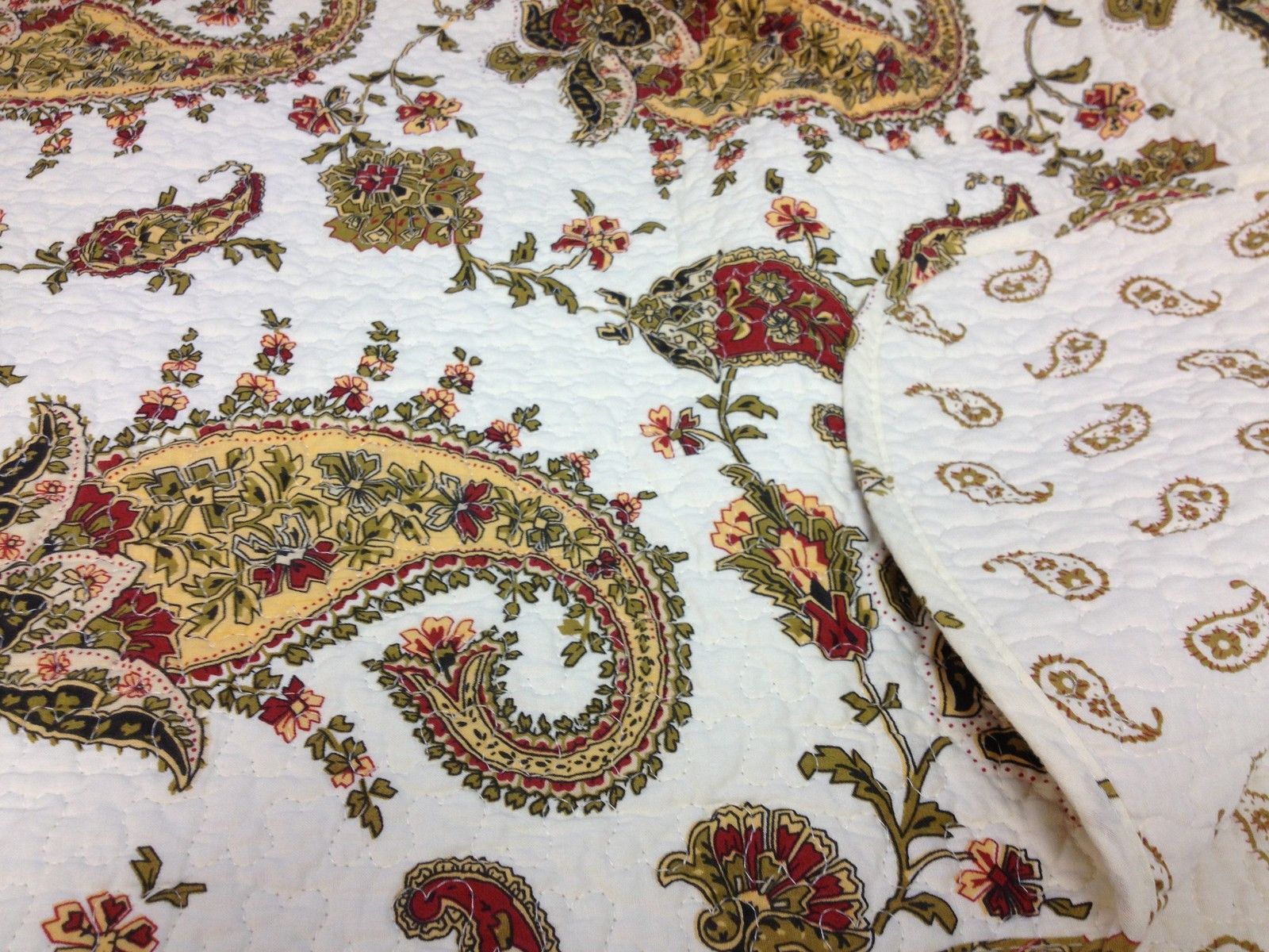 Patchwork Decorative Quilts & Bedspreads