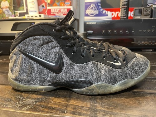dark grey foamposites