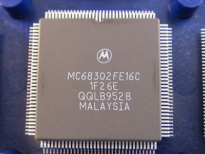 MC68302FE16C Motorola Integrated Multiprotocol Processor im CQFP132 Gehäuse