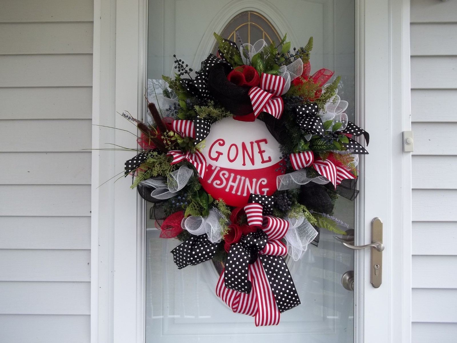 GONE FISHING DOOR WREATH MESH RIBBONS BOW GREENERY CATTAILS BERRIES FERN LEAVES