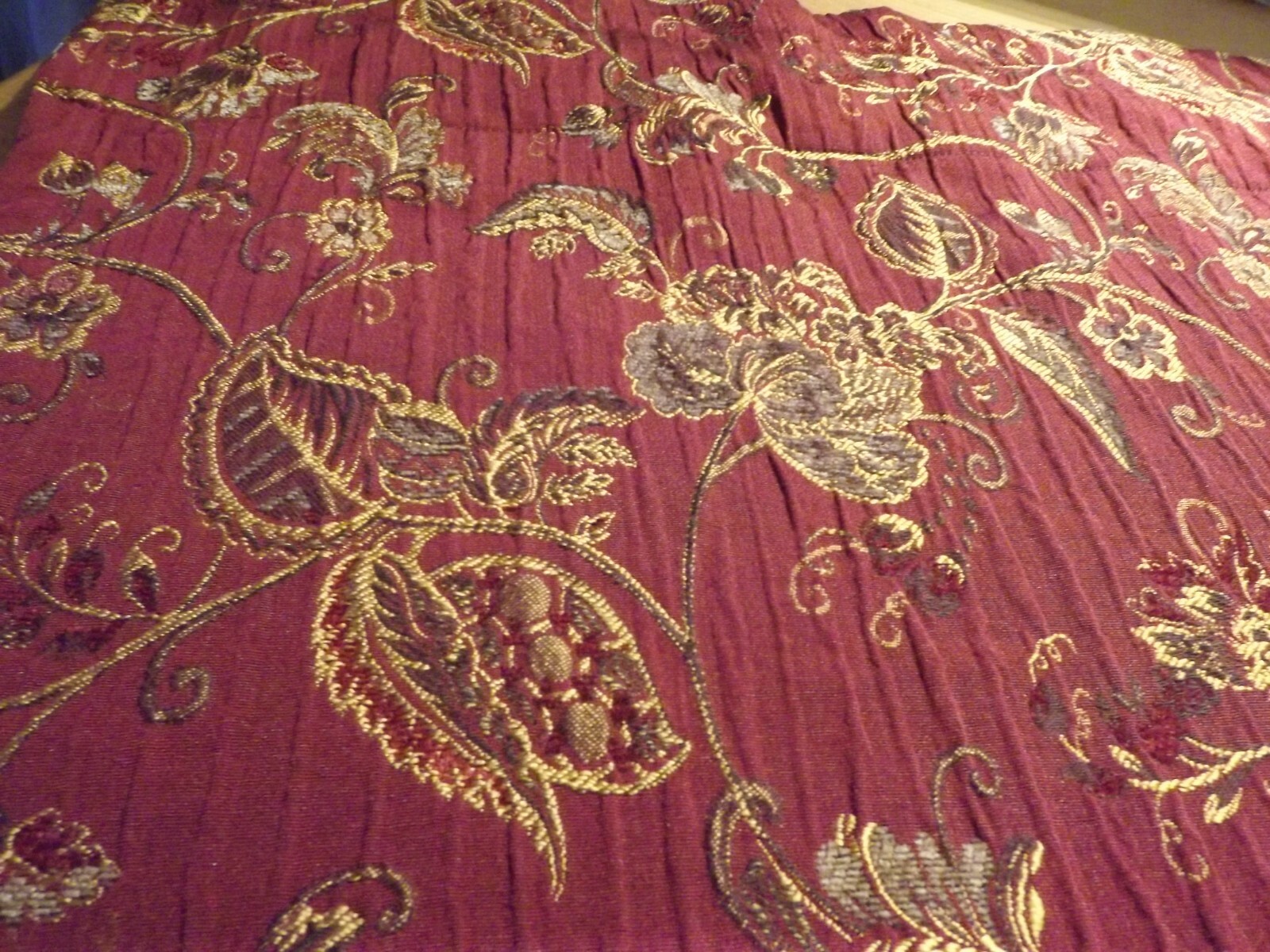 MAROON TAPESTRY VALANCE FLORAL 52Wx21