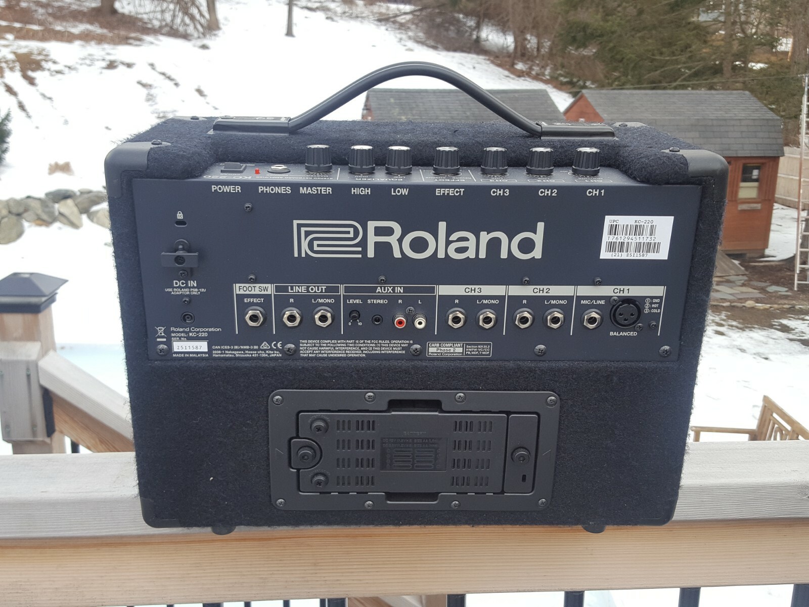 ROLAND KC110 KEYBOARD AMP, STEREO MIXING, KC-110