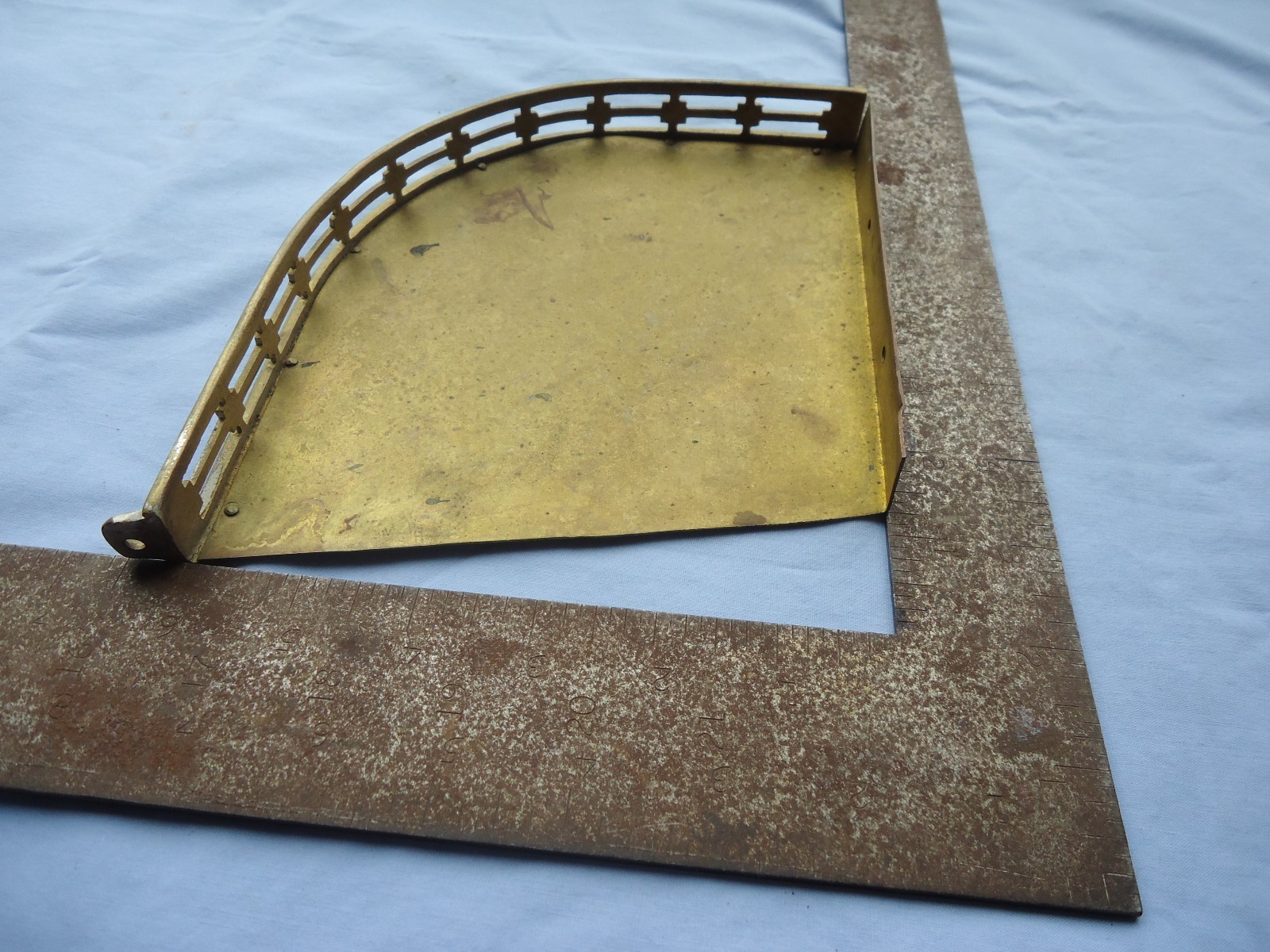 Pullman Railroad Brass Shelf-Will NOT Fit A Square Corner. SEE PICTURES.