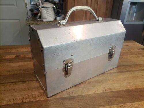 L May Mfg Sudbury Ontario Vintage Mid Century Aluminum L May Mfg Sudbury Ontario Vintage Mid Century Aluminum