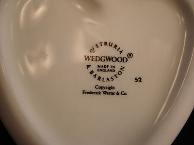 WEDGWOOD PETER RABBIT Heart Shaped China Trinket Box With Lid Pristine England