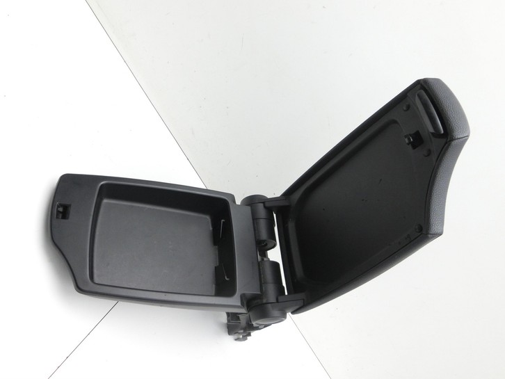 BMW E81 1er 120d 07-12 Armlehne Mittelarmlehne Auflage BMW E81 1er 120d 07-12 26.10.2007 gebraucht Vorschau 3