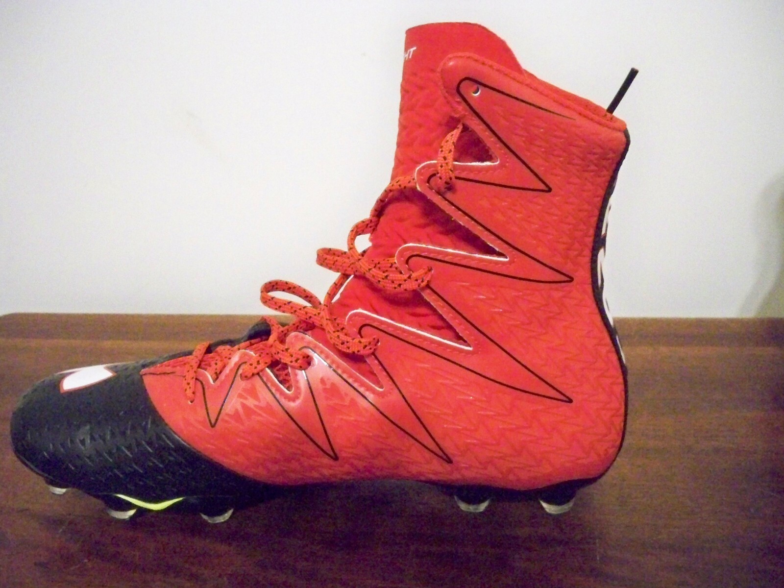 ?? Under Armour RARE UA HIGHLIGHT Mens Cleats ClutchFit 1269693-061 size 11