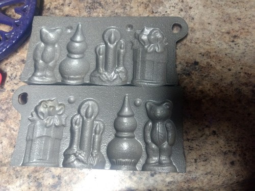 JOHN WRIGHT Cast Iron CHRISTMAS Chocolate CANDY MOLD 1989