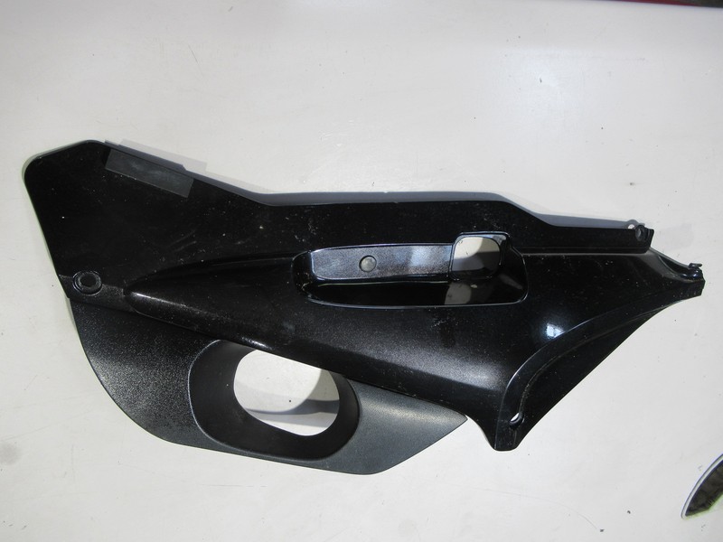 Cache Lateral Gauche (Honda 1300 Pan European Abs - 89025,23)
