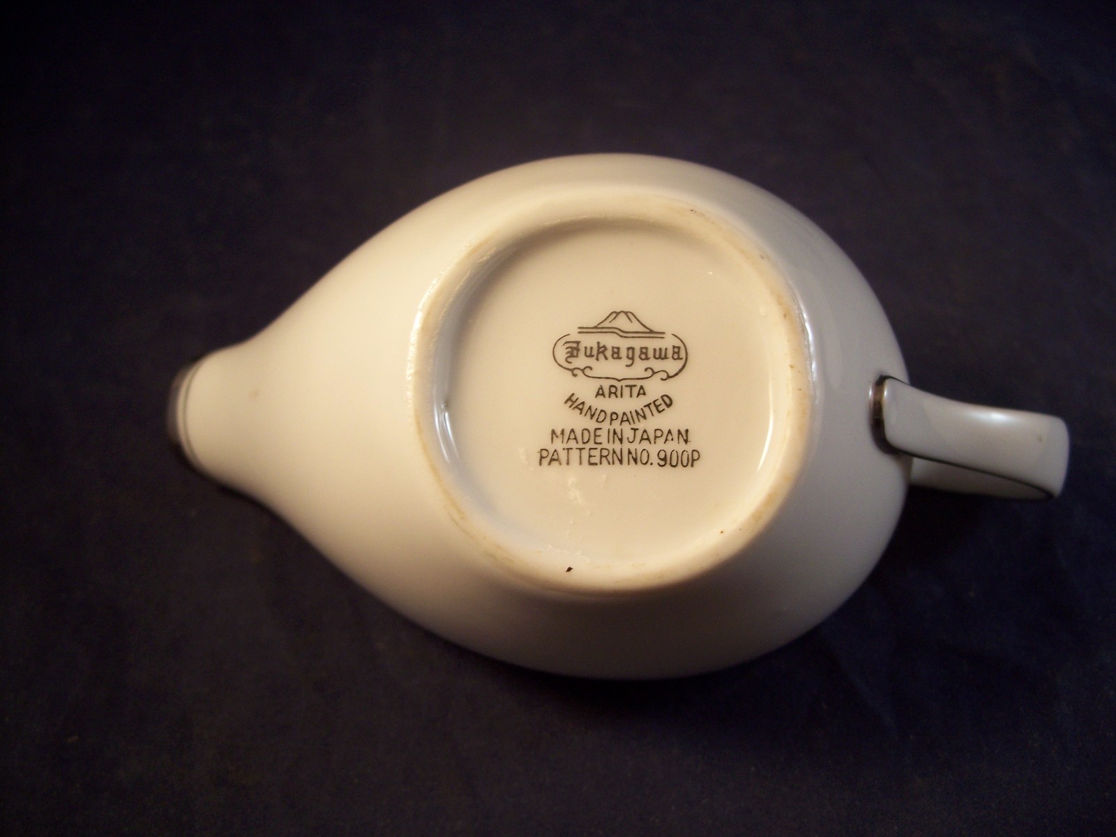 Fukagawa Arita Platinum  CREAMER